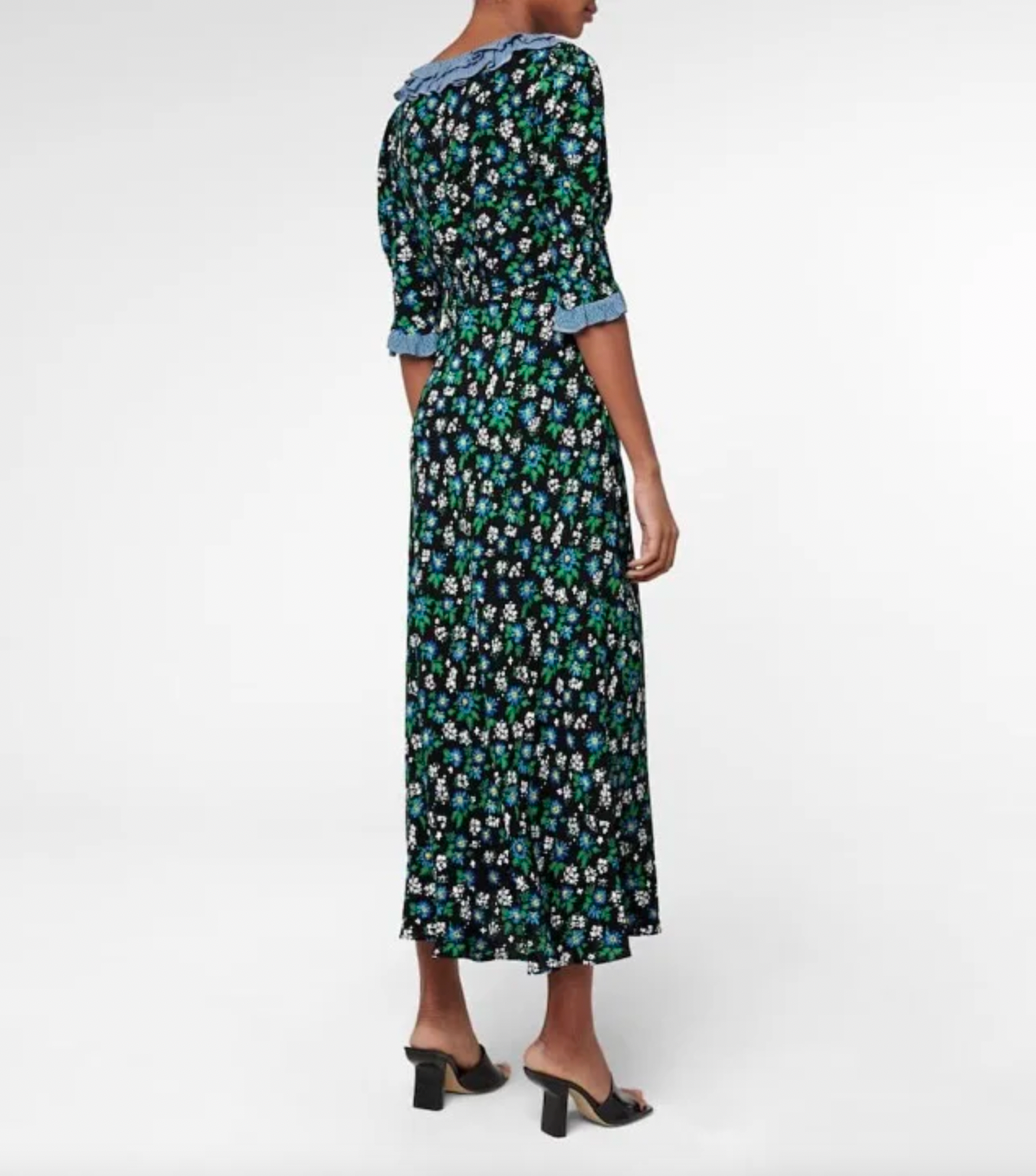 Make a statement in Robe Linde, an elegant, feminine midi dress featuring a retro square collar and chic frill trim. Showcasing a comfortable slim fit and half-sleeves, the delicate floral pattern and intricate design brings classic sophistication to your wardrobe.