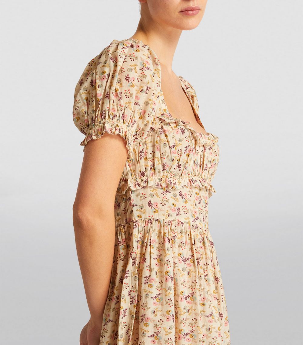 Introducing our Ramie Dress, a floral midi dress that exudes French vintage elegance and chicness. Crafted with ramie fabric, this dress will make you feel sophisticated and exclusive, like a character from a novel or a painting. Make a statement with this timeless piece.