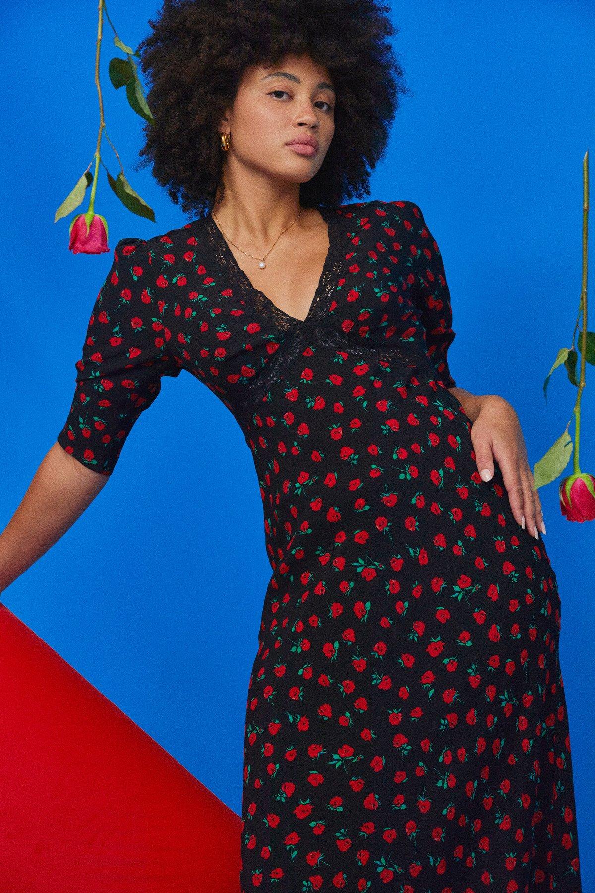 Indulge in luxury with the Gemma Dress. This figure-defining, easy-to-wear dress in Vintage Rose print will make a statement wherever you go. Dress it up with heels and a blazer or play it cool with trainers. Made of 100% Viscose, dry clean only. Don't miss out on this keeper.