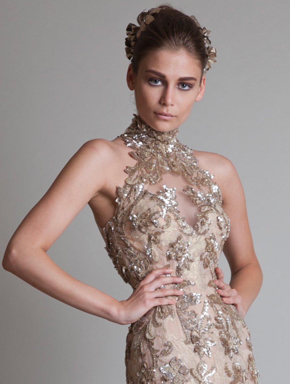 Robe Addison is a luxurious and exclusive gown, embellished with intricate golden details. This elegant robe exudes opulence and sophistication, making it the perfect statement piece for any special occasion. Elevate your style with this breathtakingly beautiful piece from our premium collection.