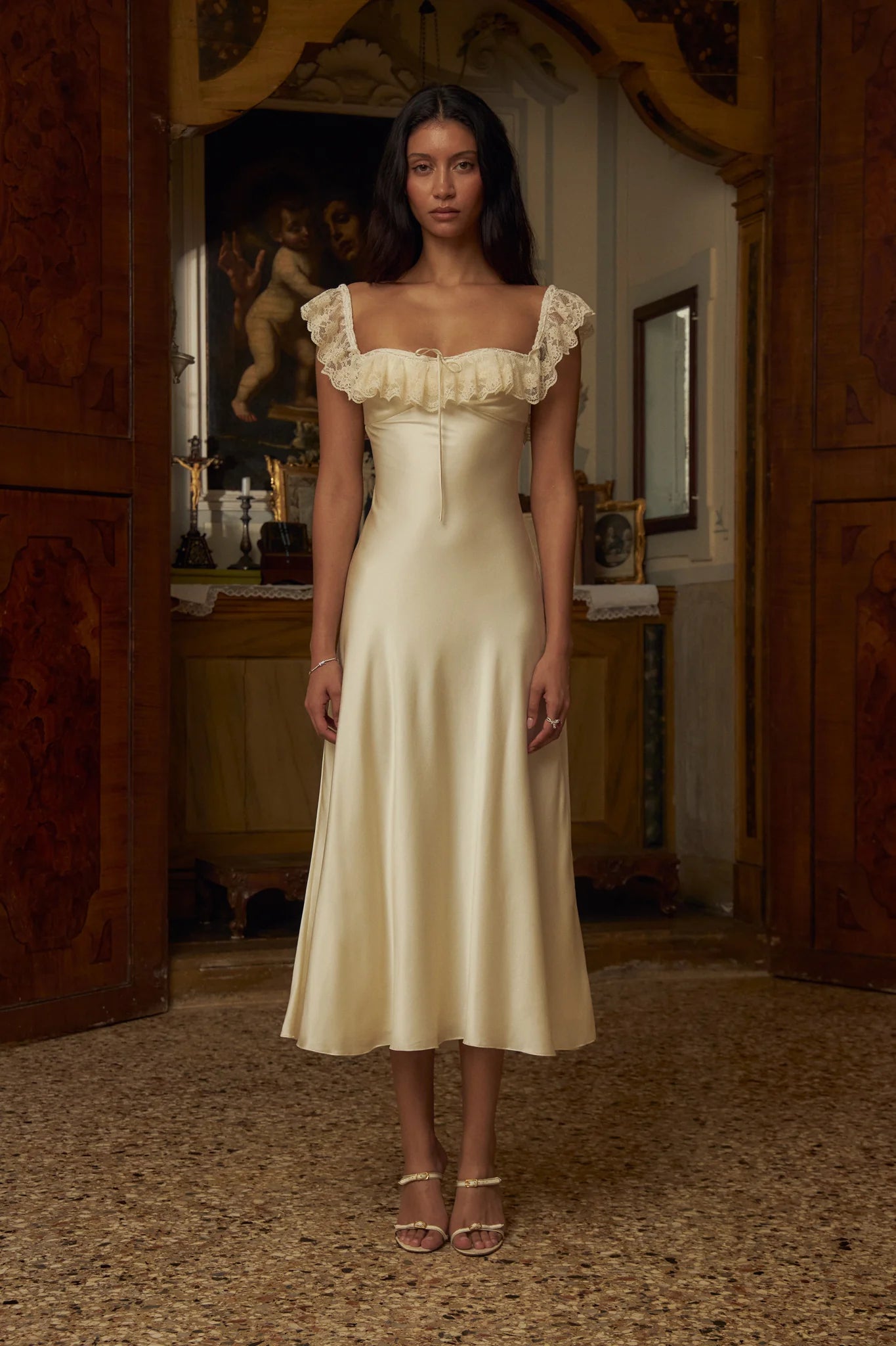 This elegantly designed Sonata Lady Length Dress features an off the shoulder neckline, adding a touch of femininity to your look. The bias cut of the dress and lace trim add a delicate and sophisticated touch. Designed for comfort and support, it includes silicone gripper elastic and boning on the upper bodice. Indulge in luxury and beauty with this dress!