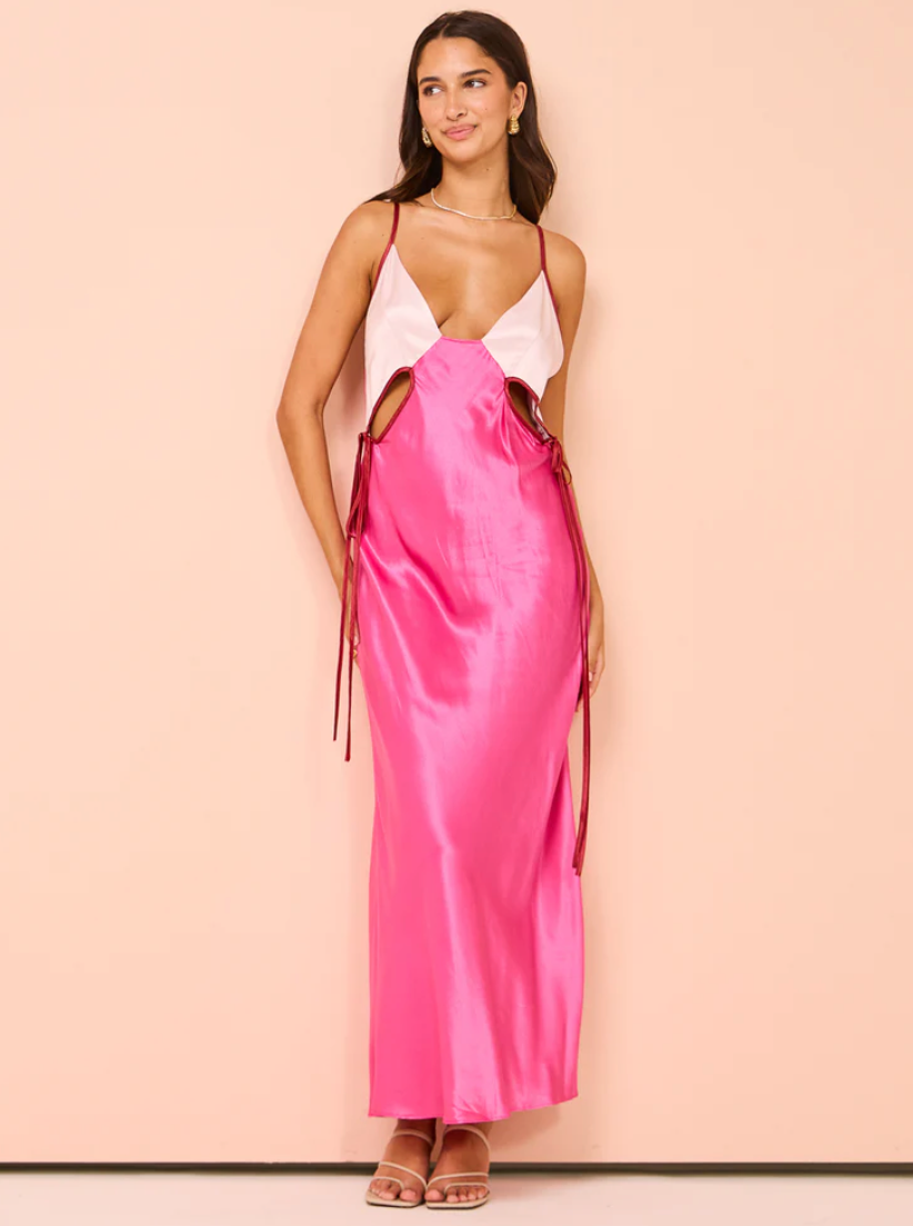 Bring a touch of femininity to your cocktail looks with the Auteur Lily Dress in Multicolour Pink.  Crafted from a lightweight fabrication, this slip dress features a flattering V neckline, small cut outs on the waist while the drawstrings on the side allow for a customizable fit.  Admired for its two toned colourway, make a statement with this dress that exudes elegance and exclusivity.