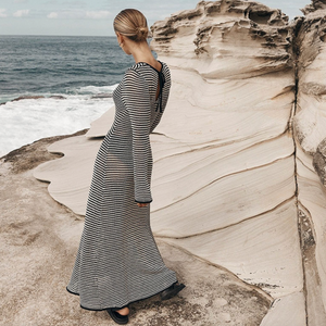 Relax and feel beach chic in this long maxi dress. Robe Kerella offers effortless style without sacrificing comfort. Look and feel great all summer long.