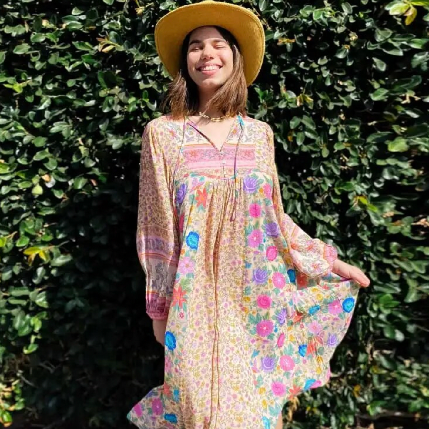 Achieve effortless style in Robe Danilla: the perfect blend of casual boho and floral chic. Adorned with gorgeous blooms, this dress is for the unapologetically independent female who wants to make a statement of her own. Crafted from premium materials with a unique silhouette, this dress creates an unforgettable look.