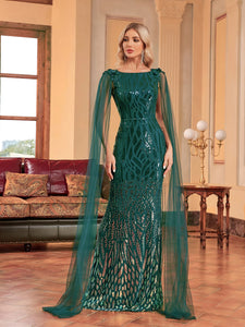 Introducing the Robe Aidee - a mermaid evening dress that will make you stand out in any crowd. With a stunning sequin design and elegant sleeveless cut, this dress exudes luxury and sophistication. Prepare to be the center of attention at any event with this exclusive and tasteful piece.