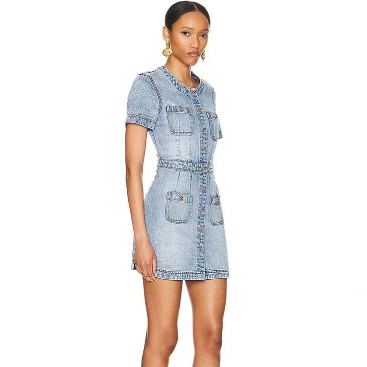 Discover a new level of daring with our Self-Portrait Square Light Blue Denim Dress. This bold and stylish short sleeve dress is made from high quality denim for a slim and flattering fit. Step into adventure and stand out in the fashion world with this must-have dress!