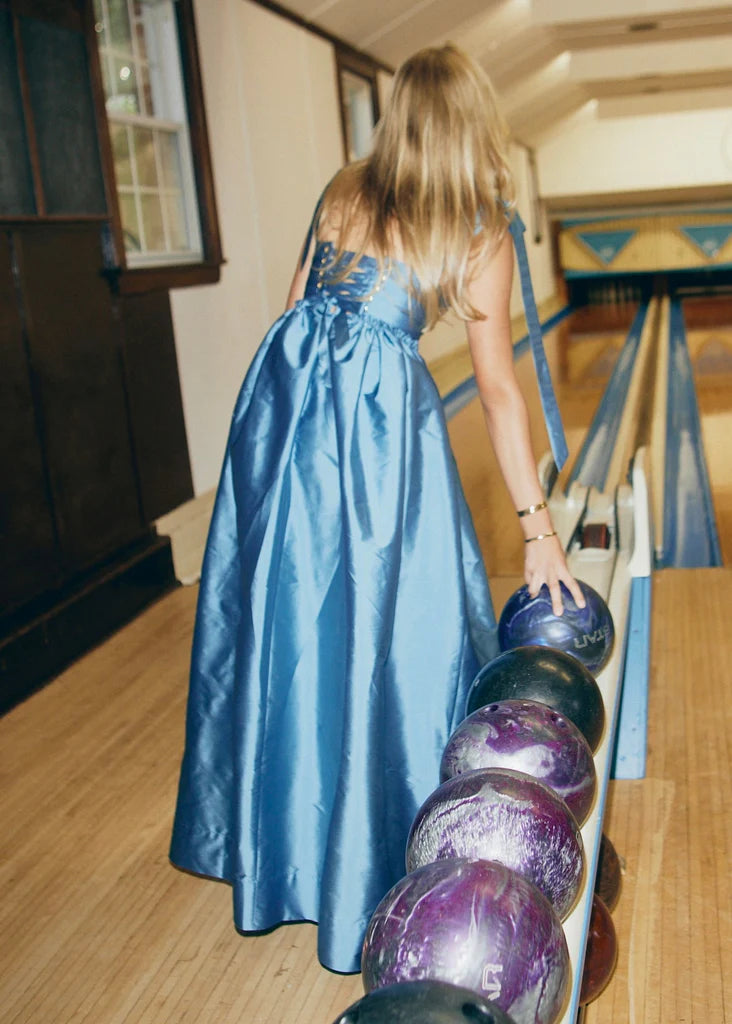 Introducing the Marie Dress - a sophisticated and elegant dress. Featuring a signature corset lace-up back, this dress in Azure Blue guarantees a tailored fit for all waist and bust sizes. Embrace femininity and project confidence with this effortless garment.