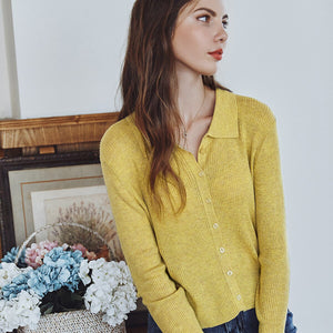 This Pull Marquise offers a casual and stylish option for your wardrobe. Made with quality fabrics, this cardigan is both soft and durable. Experience the comfort and versatility of this must-have piece.