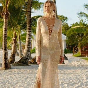 Show your exquisite style with the Robe de Plage Amanda! This stunning beach cover up dress features elegant, flowing fabric with a sleek silhouette that's sure to turn heads - perfect for making a statement at the beach! The Amanda's modern look and versatile design make it ideal for any vacation in the sun. Feel confident and beautiful in your Amanda dress!