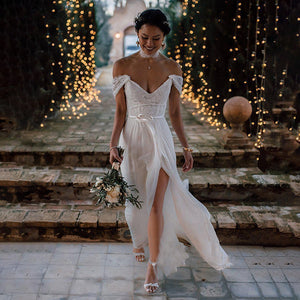 "Get ready to say 'I do' in style with the Robe Adasha. This white bridal wedding dress is the perfect blend of simplicity and elegance. Walk down the aisle in confidence and comfort with this must-have dress. Love at first sight guaranteed!"