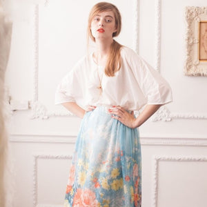 Make a statement in Ensemble Jolenne! Our spring-summer women's skirt featuring Mori Girls Fresh Pastoral Floral Print is made with 100% silk for all-day comfort, and its unforgettable navy blue hue will turn heads wherever you go. It's the perfect all-match skirt to bring playful style to any occasion!