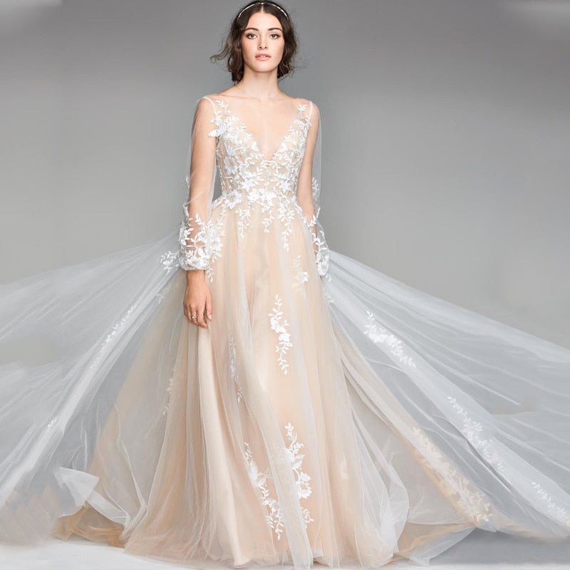 Experience the enchantment and grace of the stunning Robe Freia. Handcrafted with exquisite attention to detail, this timeless gown exudes elegance and charm. Perfect for any formal occasion, it is sure to leave a lasting impression. Elevate your style with the incomparable beauty of the Robe Freia.