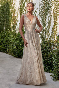 Look regal in our Robe Aisara! This luxurious golden ball gown shimmers with sparkling details to make an unforgettable entrance. Feel like royalty in this stunning design.