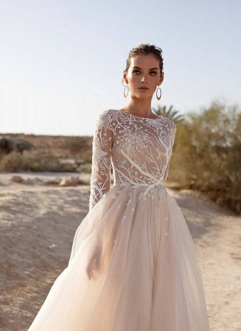 Introducing Robe Fiana, the perfect pink dress for any special occasion! From formal cocktails to bridal weddings, you'll be sure to look like a beautiful princess in this stunning desert gown. Slip into this ravishing number and feel like the belle of the ball! 💃